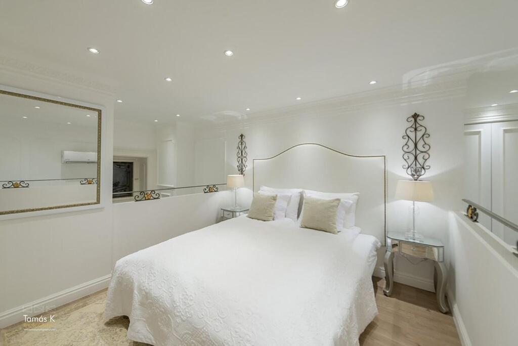 Bpr The Golden Astoria With Balcony And A/C Apartment Budapest Luaran gambar