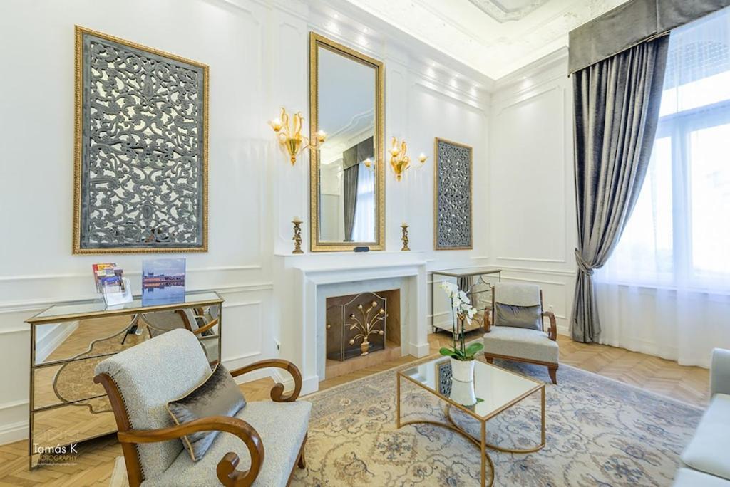 Bpr The Golden Astoria With Balcony And A/C Apartment Budapest Luaran gambar