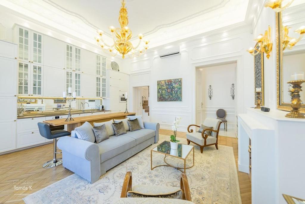 Bpr The Golden Astoria With Balcony And A/C Apartment Budapest Luaran gambar