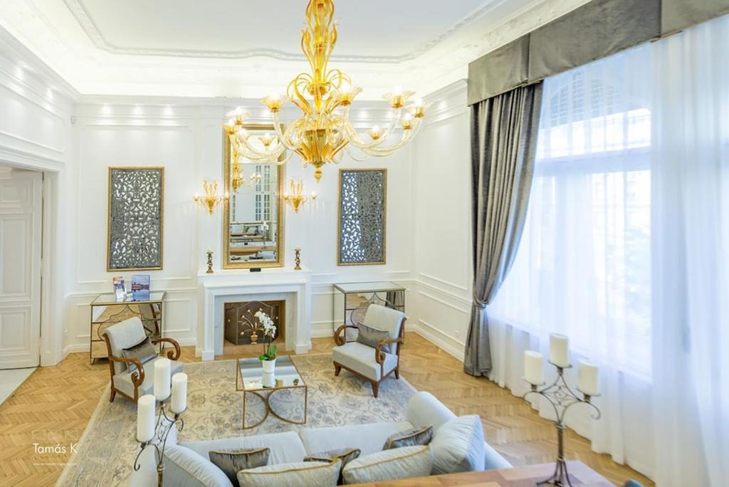 Bpr The Golden Astoria With Balcony And A/C Apartment Budapest Luaran gambar
