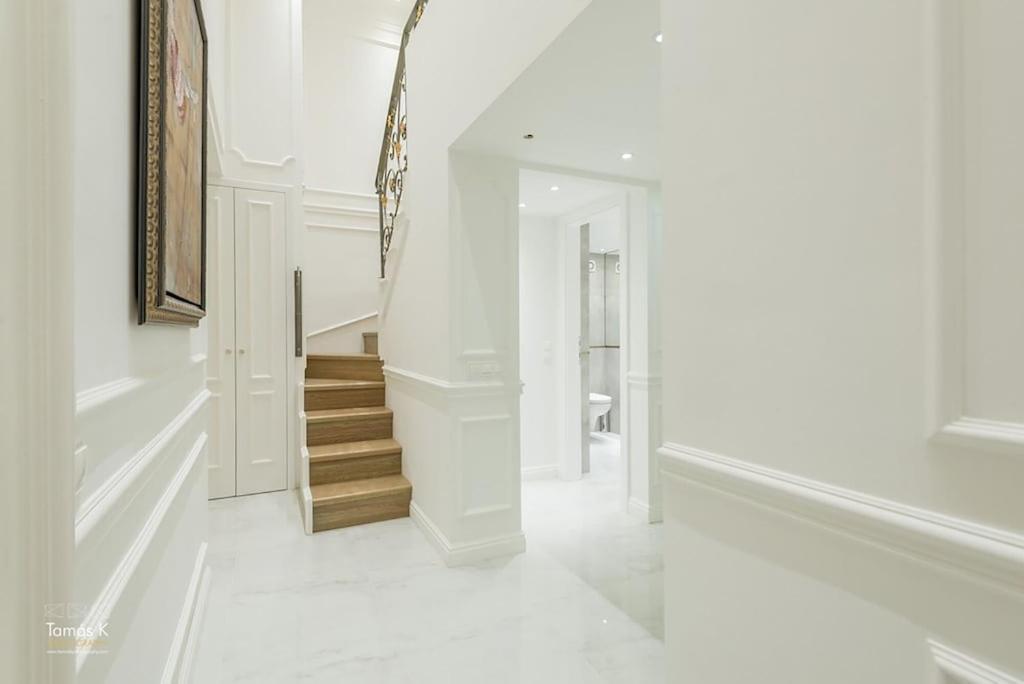 Bpr The Golden Astoria With Balcony And A/C Apartment Budapest Luaran gambar