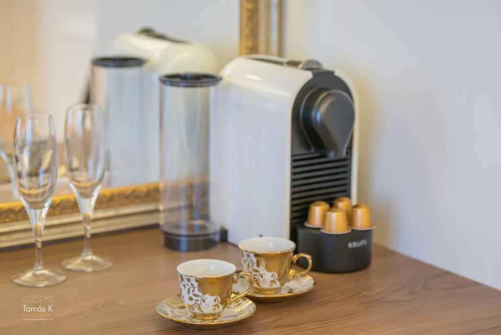 Bpr The Golden Astoria With Balcony And A/C Apartment Budapest Luaran gambar